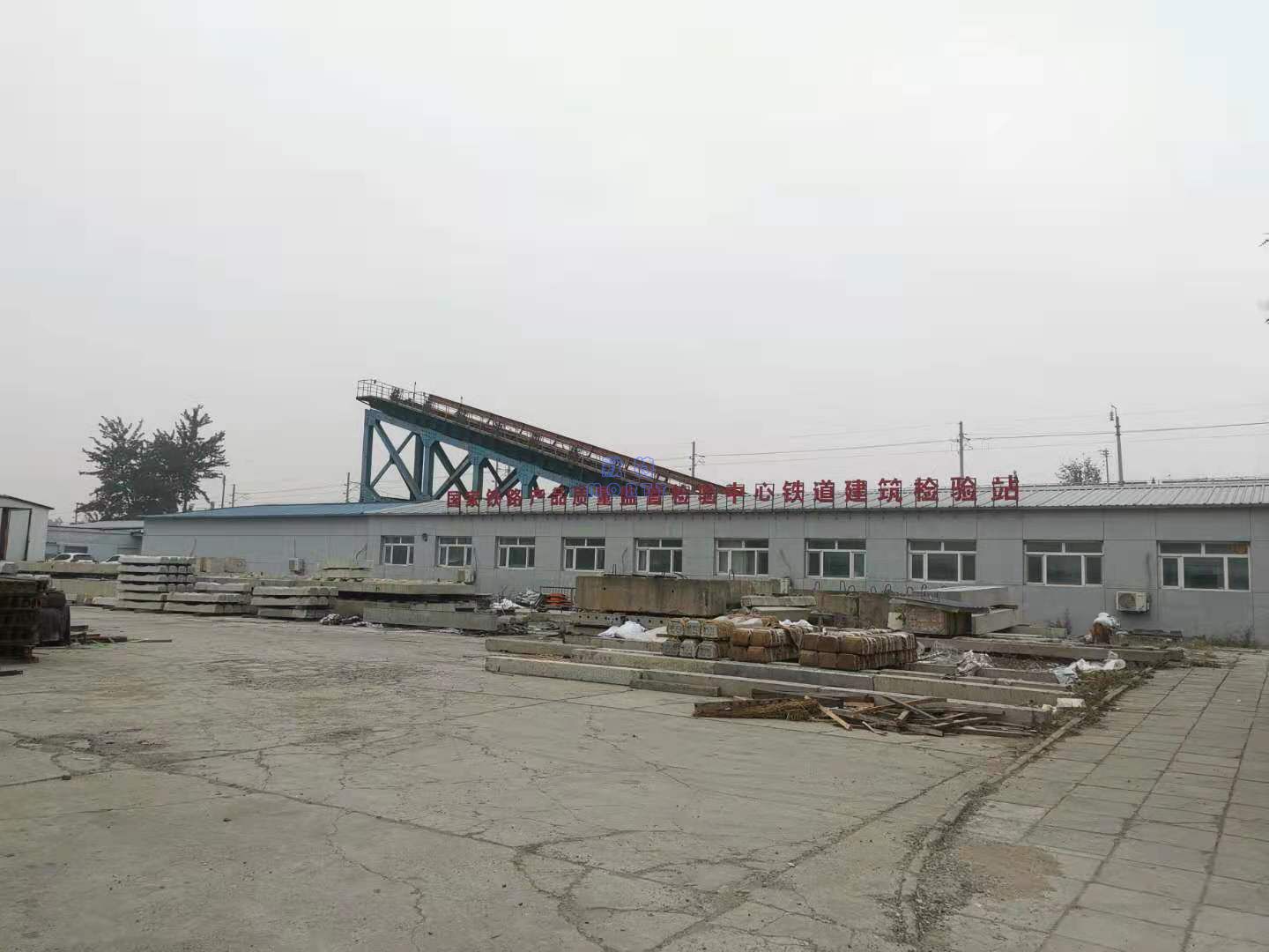 我公司為國(guó)家鐵路產(chǎn)品質(zhì)檢中心提供恒溫恒濕機(jī)組安裝調(diào)試完成(圖1)